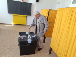 Je mu 101 let a stále se zajímá o politiku, bývalý politický vězeň odvolil v Klatovech