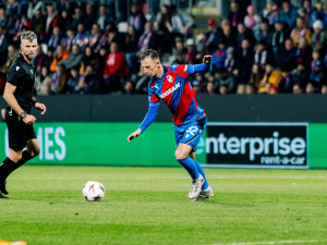 Plzeň jen remizovala s oslabeným Hradcem 3:3 a v lize klesla na šesté místo
