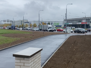 První nehoda už se stala na přestavěné turbo okružní křižovatce u Makra