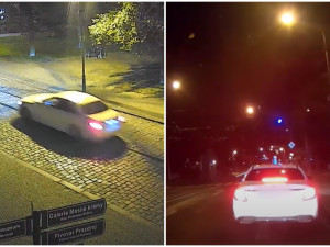 Zběsilou jízdu jednosměrkami zakončil opilý mladík v mercedesu v náručí policie