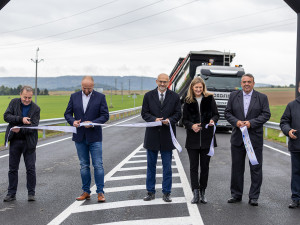 Nová silnice propojující severní Rokycansko s dálnicí D5 je hotová o půl roku dříve