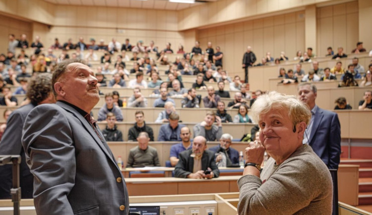 Dělat vědu lidskou a přístupnu byl její dar, univerzita vzpomíná na Danu Drábovou