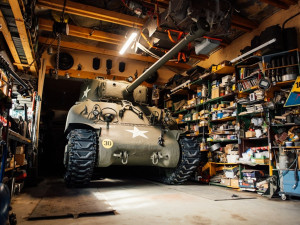 Plzeň se připravuje na obří manévry, třicetitunový tank se vznese nad střechu domu