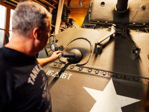 Tank v restaurátorské dílně.