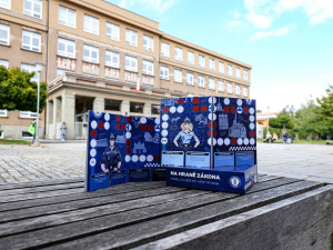 Strážnice vymyslela deskovou hru Na hraně zákona, ráda by ji dostala i do knihoven