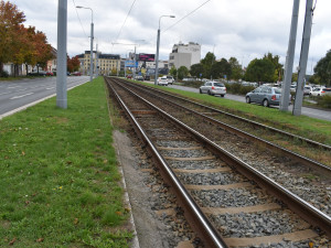 Tramvajová trať na Skvrňany projde rekonstrukcí, řidiče čekají už od pondělí uzavírky