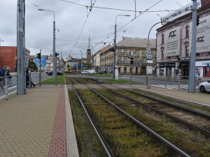 Tramvajová trať na Skvrňany projde rekonstrukcí, řidiče čekají už od pondělí uzavírky