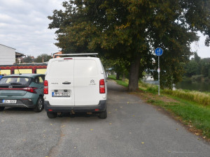 To bude hodně bolet. Novou zónu placeného parkování zavádí Plzeň u zimního stadionu