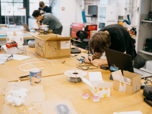 Tým středoškoláků pracuje na unikátním projektu. S experty staví podvodní dron