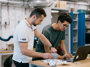 Tým středoškoláků pracuje na unikátním projektu. S experty staví podvodní dron