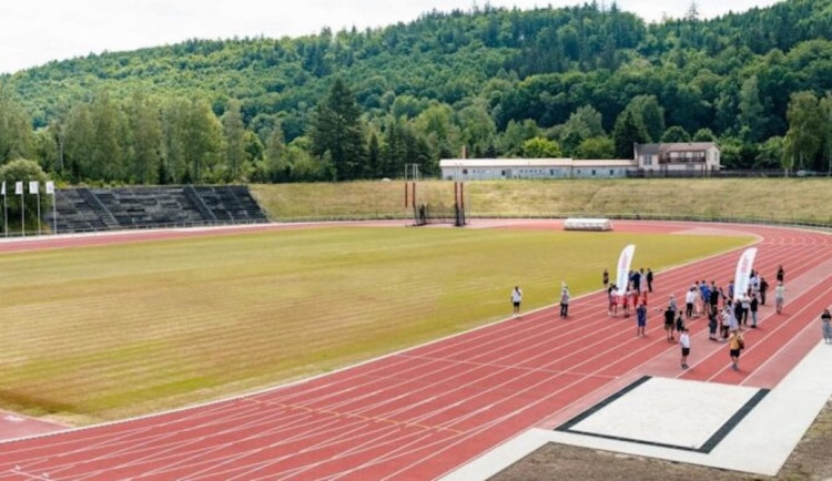 Karlovy Vary dokončily rekonstrukci stadionu, bude hostit mistrovství republiky