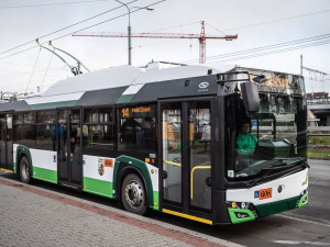 Pětiletý postižený chlapec utekl mamince, nasedl do trolejbusu a vydal se na výlet