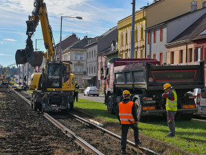 Zácpy nekončí. Nově v Plzni komplikuje provoz oprava tramvajové trati na Skvrňany