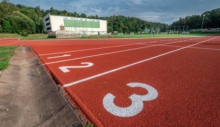 Atletický stadion v Moravských Budějovicích je těsně před dokončením