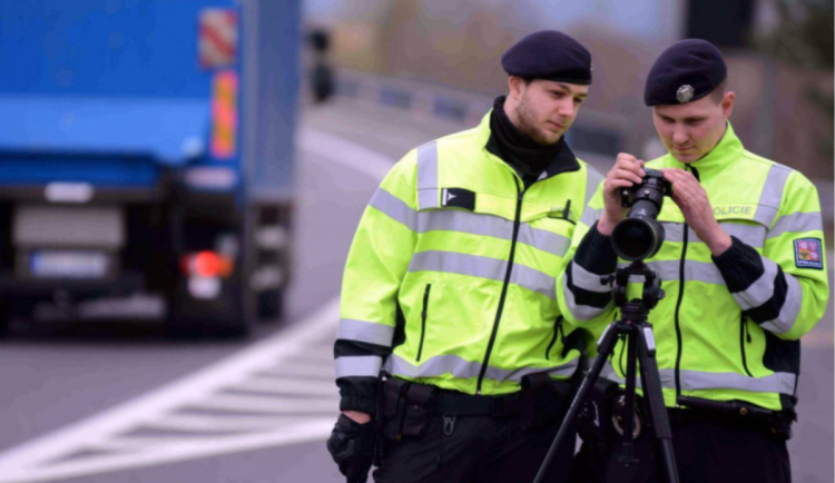 Cizinec na D46 u Vyškova projel kolem policistů rychlostí 194 kilometrů za hodinu