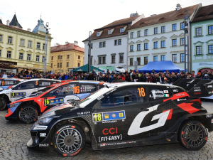 Rovanperä míří za vítězstvím ve Středoevropské rallye, Ogiera zbrzdila havárie