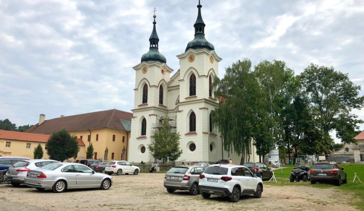 Klášter Želiv zahájil úpravy venkovních ploch, program pro návštěvníky pokračuje