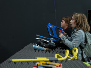 Designová sci-fi střelnice a prototypy pralinek, Sutnarka zaujala na Designbloku