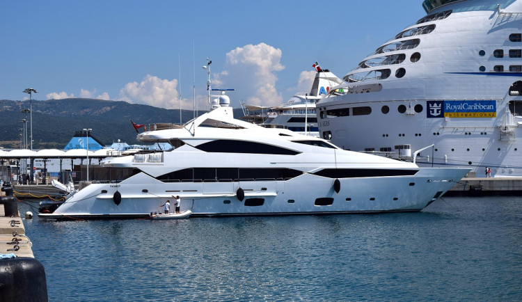 Muž prodával jachty, které mu nepatřily. Škoda přesáhla 80 milionů