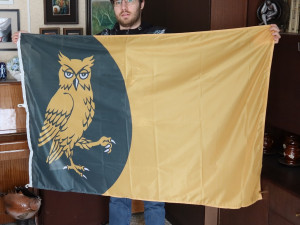 Oficiální a schválenou vlajku získala darem slavná záchranná stanice živočichů