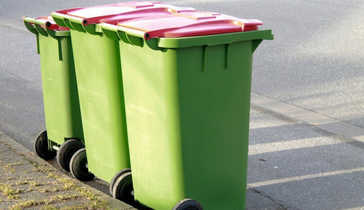 Ostrov zavede vážení směsného odpadu, lepší třídění může snížit náklady na svoz