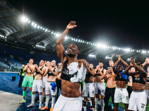 Viktoriáni rozdrtili Římany a trika šla dolů. Odhodil ho i nový trenér Hyský