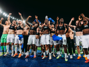 Viktoriáni rozdrtili Římany a trika šla dolů. Odhodil ho i nový trenér Hyský