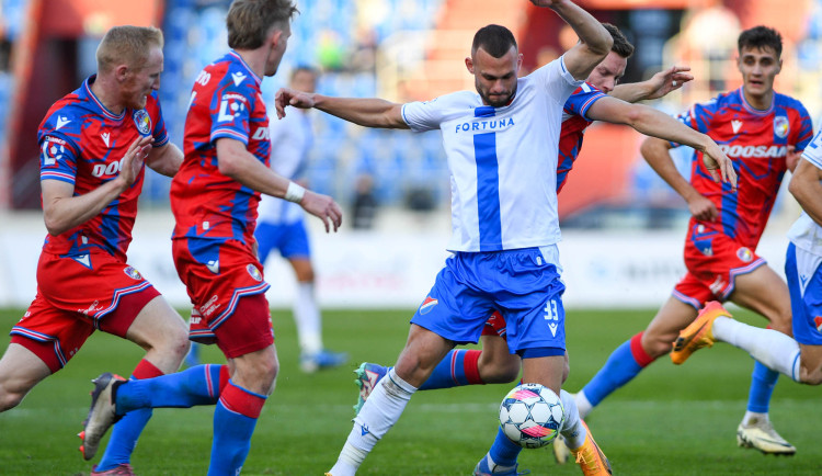 Fotbalisté Plzně porazili Ostravu 2:0 a vyhráli i třetí duel pod trenérem Hyským