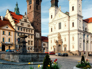 Jezuitský kostel s katakombami v Klatovech je novou národní kulturní památkou