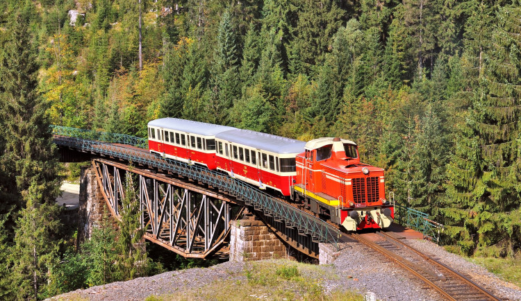 Na unikátní ozubnicové trati v Jizerských horách skončí po půl roce výluka