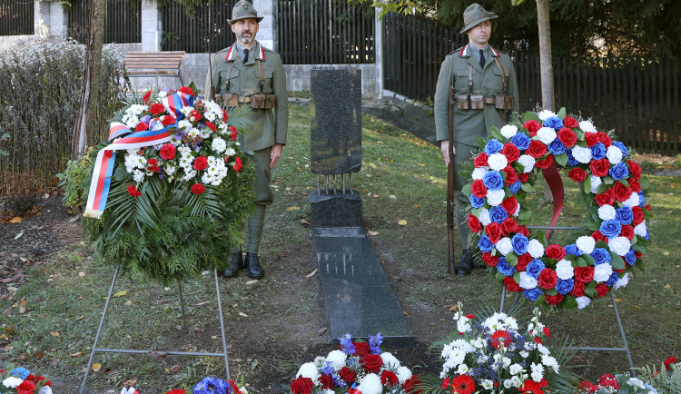 Slavný generál a jeden z velitelů Pražského povstání má konečně důstojný pomník
