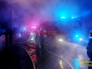 Elektrokoloběžka na nabíječce způsobila požár se škodou za 1,5 milionu korun