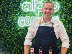 Barmanským mistrem Evropy je Martin Vogeltanz z Plzně. Porazil kolegy z 22 zemí