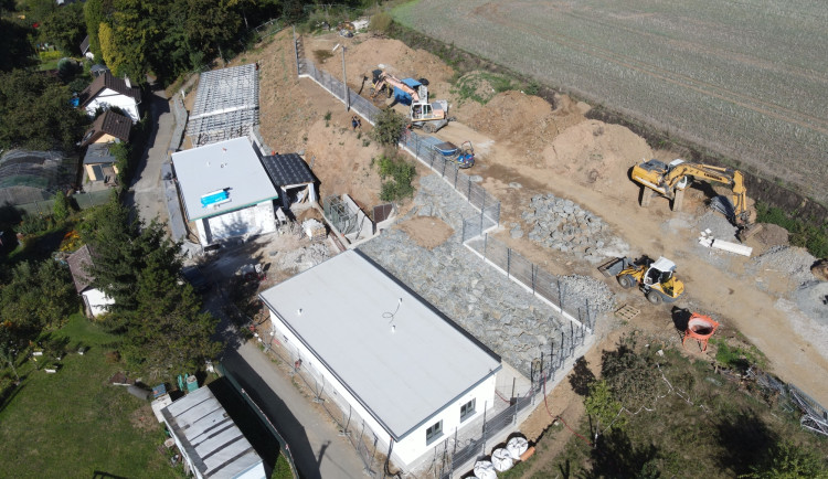 Takto vypadaly práce na rozšíření a modernizaci záchranné stanice