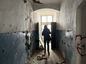 Děsivý činžák s krvavou historií projde rekonstrukcí. Vznikne tam 29 nových bytů