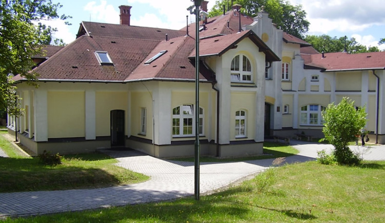 Někteří lidé v Hluboké nesouhlasí s novým dětským domovem. Bojíme se kriminality, říkají