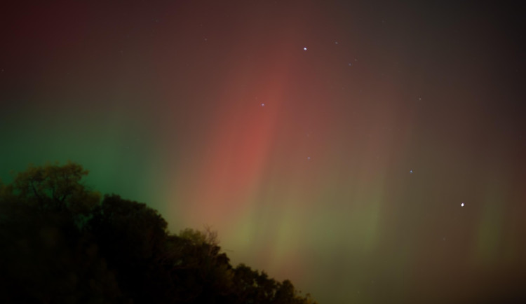 Dnes večer bude možné vidět polární záři, pozorování může překazit mlha