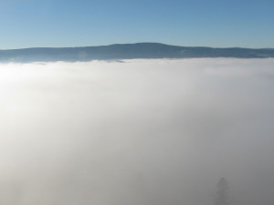 Ikonický hrad Kašperk má novou webkameru. Úchvatné záběry nabízí při inverzi