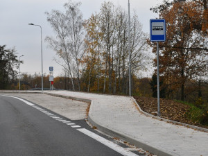 Na Klatovské třídě v Plzni začíná provoz na nové okružní křižovatce
