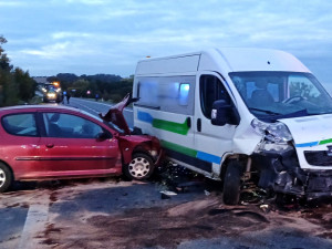 Policie obvinila z vraždy řidičku, která úmyslně nabourala. Při nehodě zahynula její dcera