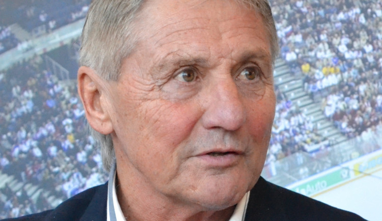 Zlato z Prahy i emigrace do Kanady. Hokejová legenda Farda má osmdesát