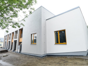 Jakešův kulturák se přeměnil v moderní byty, zájemci už mohou podávat žádosti