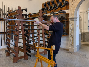 Unikátní historická zbrojnice prošla modernizací, odhaluje řadu unikátů a zajímavostí