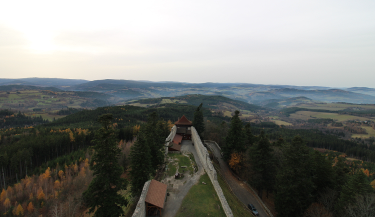 Teploty na Šumavě překročily 20 stupňů Celsia, nejtepleji bylo v Kašperských Horách