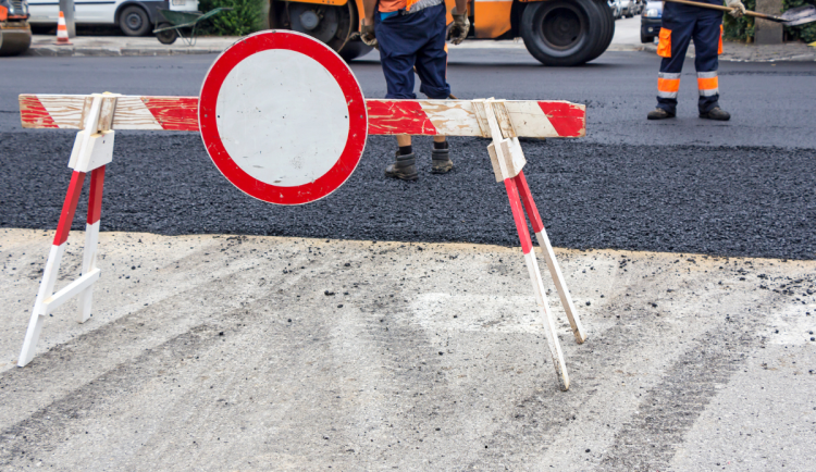 Královéhradecký kraj zahajuje opravy silnic a mostů za více než 220 milionů korun