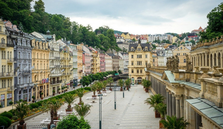 Karlovy Vary napotřetí vybraly dodavatele nových směrovek a informačních panelů