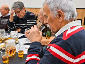 Staří strážci chuti střeží už desetiletí neměnnou kvalitu slavného plzeňského piva