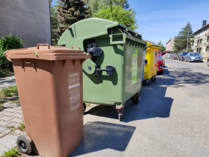 Město chce lepší bioodpad. Nabízí zdarma hnědé popelnice, platí se jen za svoz