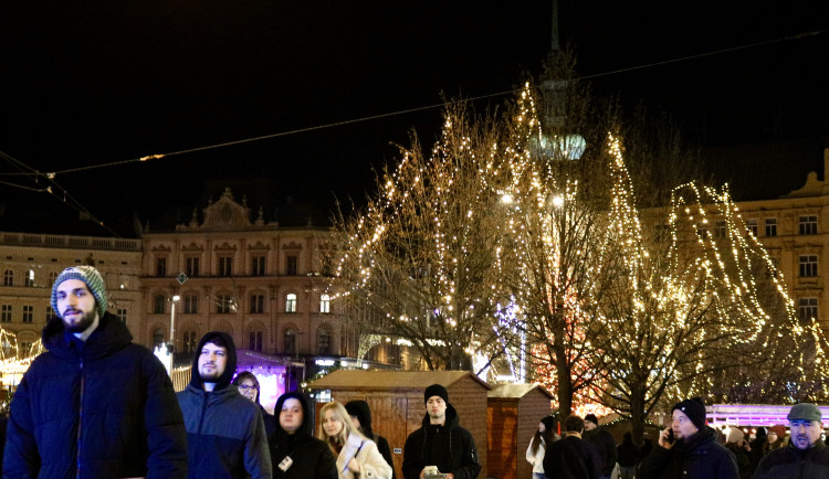 ANKETA: Který vánoční strom je letos v Brně nejkrásnější?