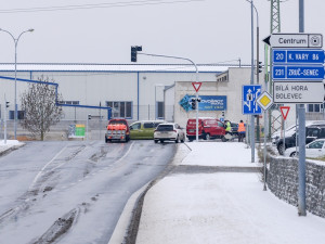 Křižovatka ulic Jateční a Chrástecká má nově semafory. Už se tam se vrátil provoz